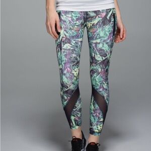 Lululemon Run: Inspire Crop II *All Full-On Luxtreme Iridescent Multi 6 W6B70S